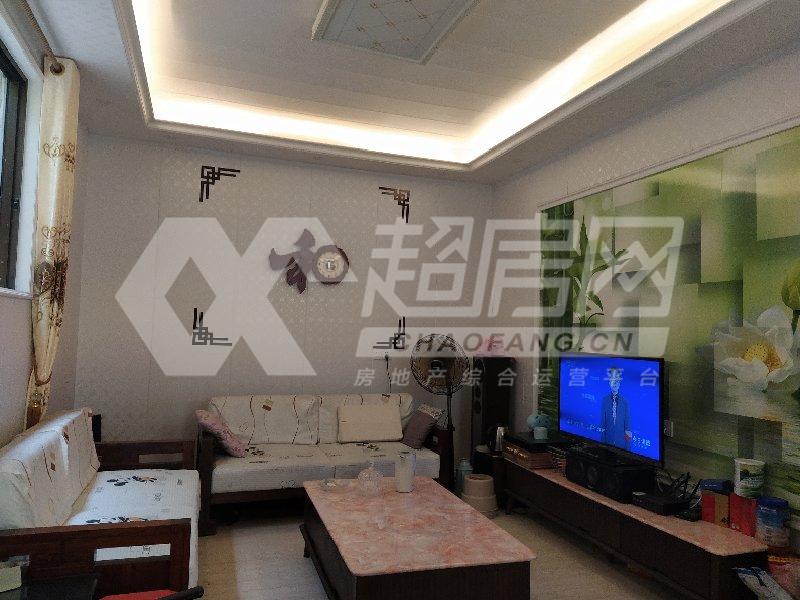 常教居委会二手房客厅