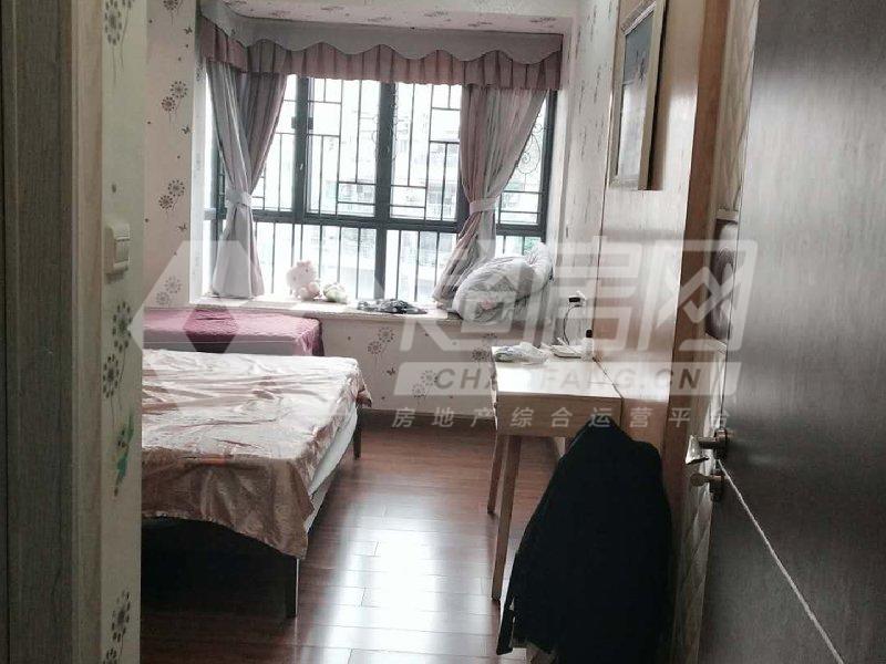 泓都名邸二手房卧室