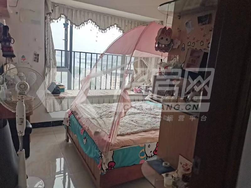 美的御海东郡二手房卧室