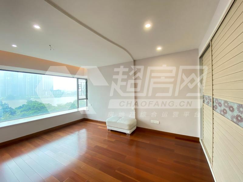 凯蓝滨江二手房卧室