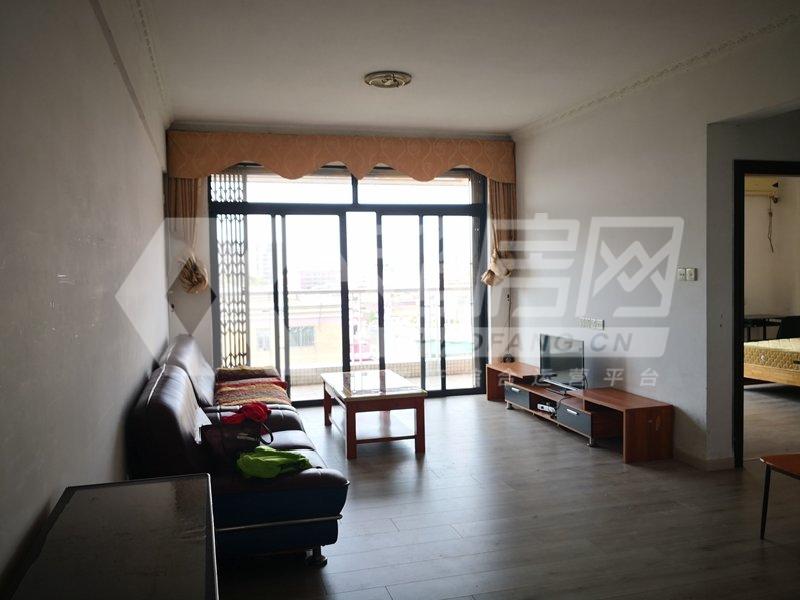 西山上筑二手房客厅