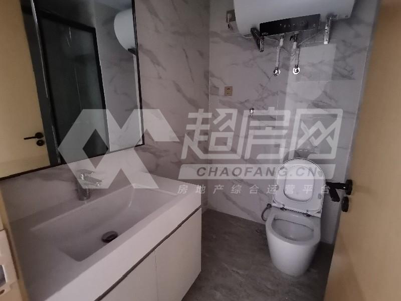 华侨城欢乐海岸广场二手房卧室