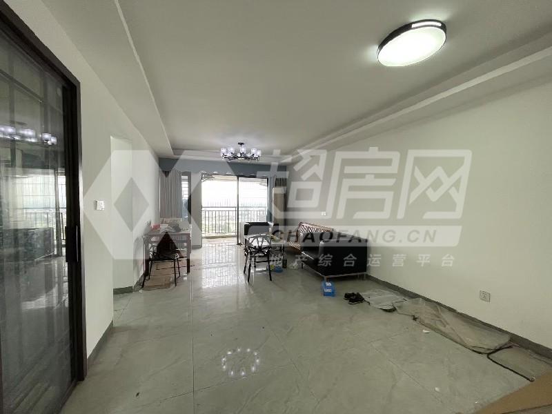 嘉信绿景花园二手房客厅