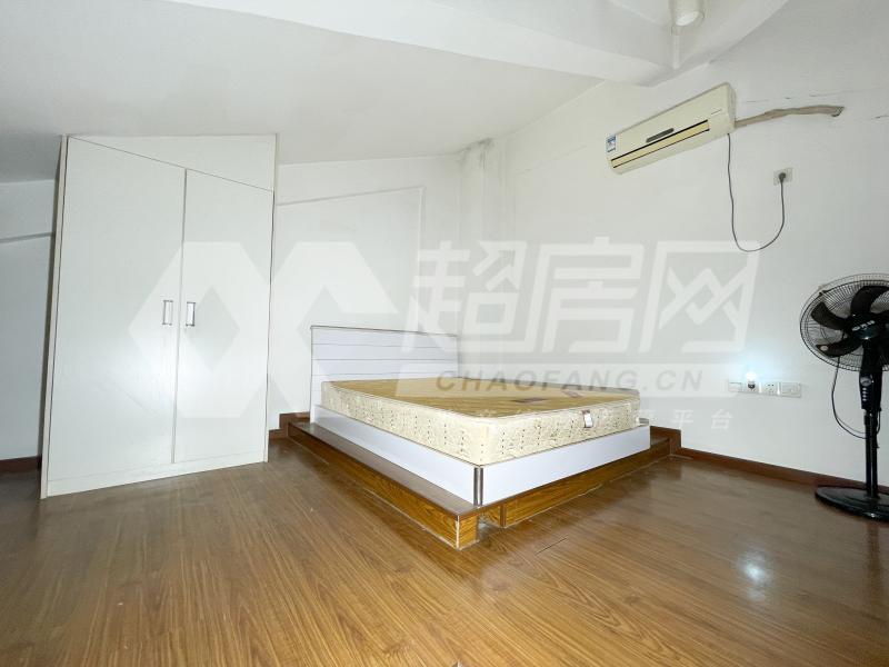水悦城邦二手房卧室