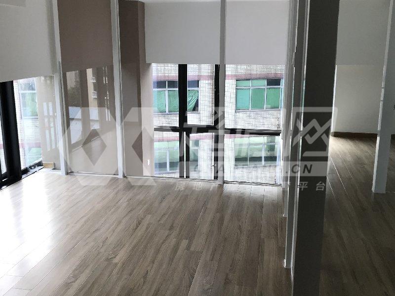 海珀名轩二手房客厅