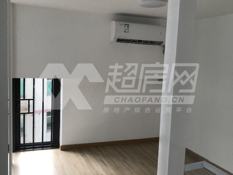 海珀名轩二手房卧室