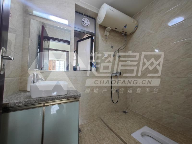 嘉信帝苑二手房厨房及卫生间