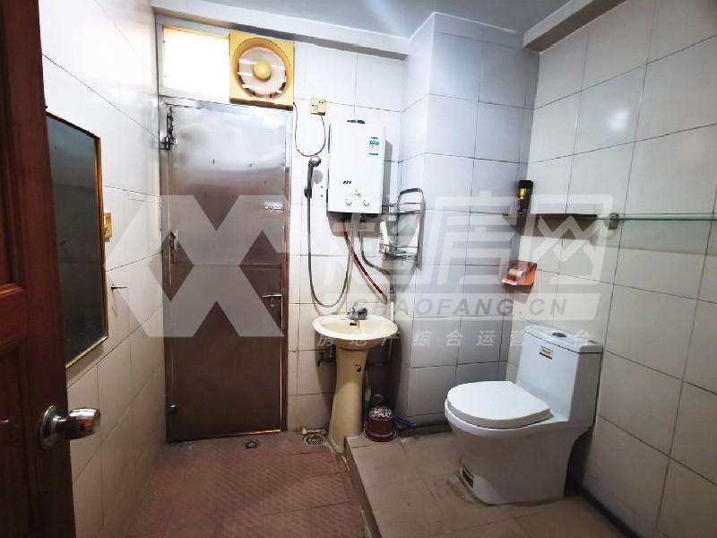建港花园二手房厨房及卫生间