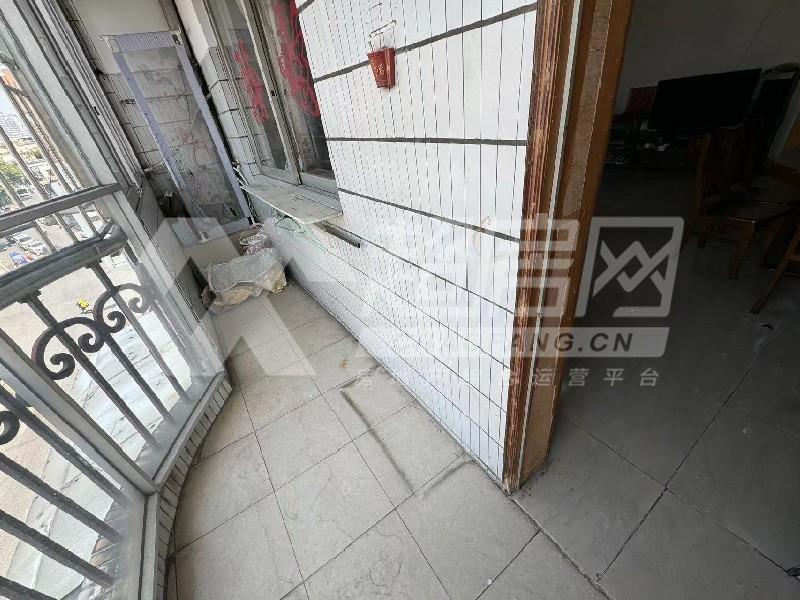南源商业街二手房卧室