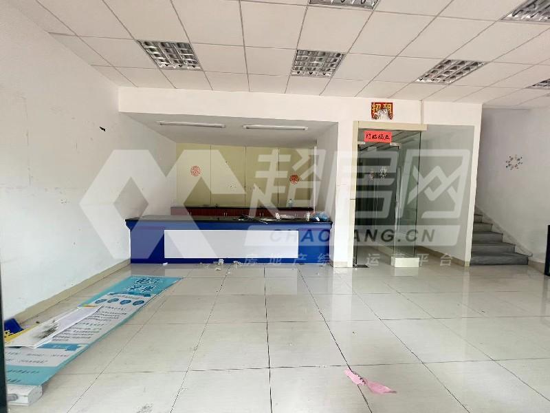 水悦城邦二手房客厅