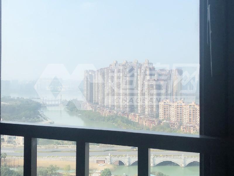颐安灏景湾二手房阳台
