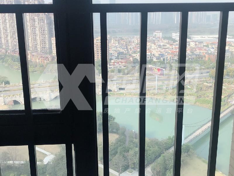 颐安灏景湾二手房露台