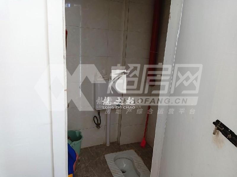 保利悦公馆二手房厨房及卫生间