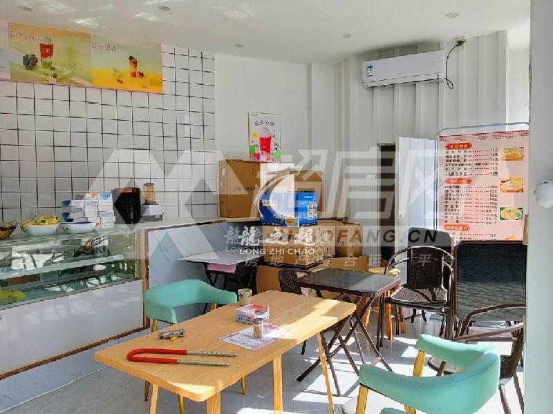 保利悦公馆二手房客厅