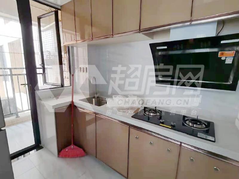 南湖花园出租房厨房及卫生间