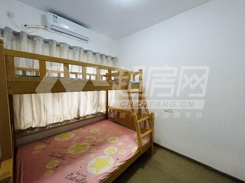 龙光玖龙府二手房卧室