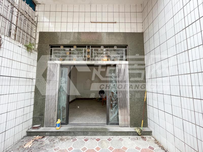 大门居委会二手房客厅