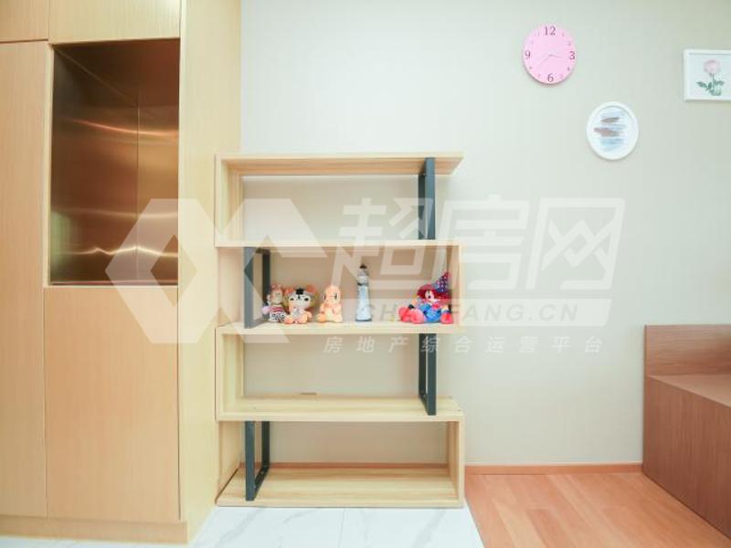 华侨城欢乐海岸广场二手房卧室