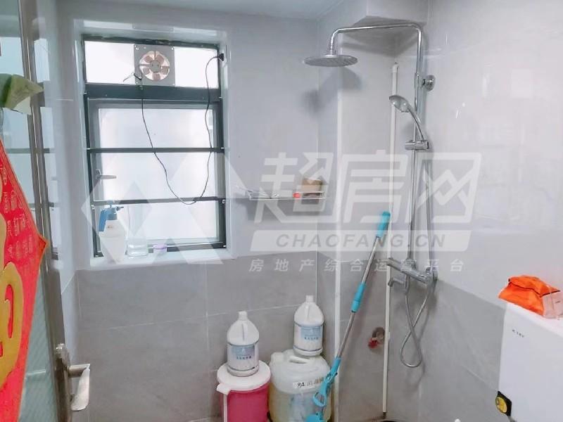 华美达广场二手房厨房及卫生间