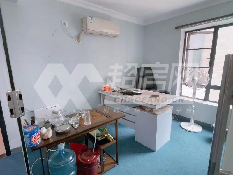 华美达广场二手房卧室