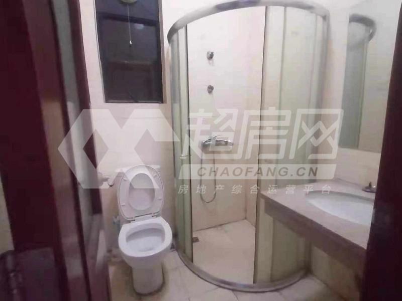 圣堡莱公馆二手房厨房及卫生间