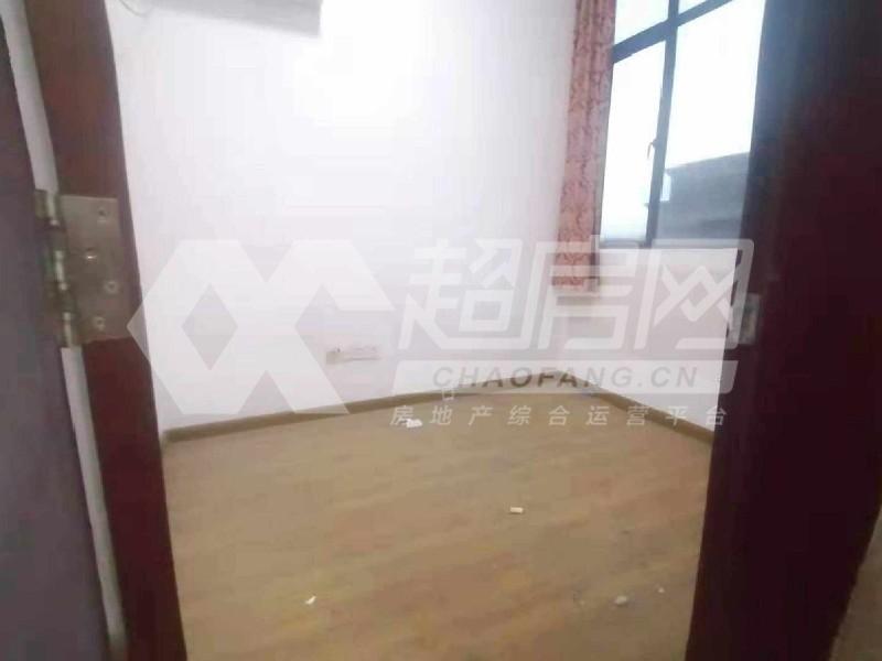 圣堡莱公馆二手房卧室