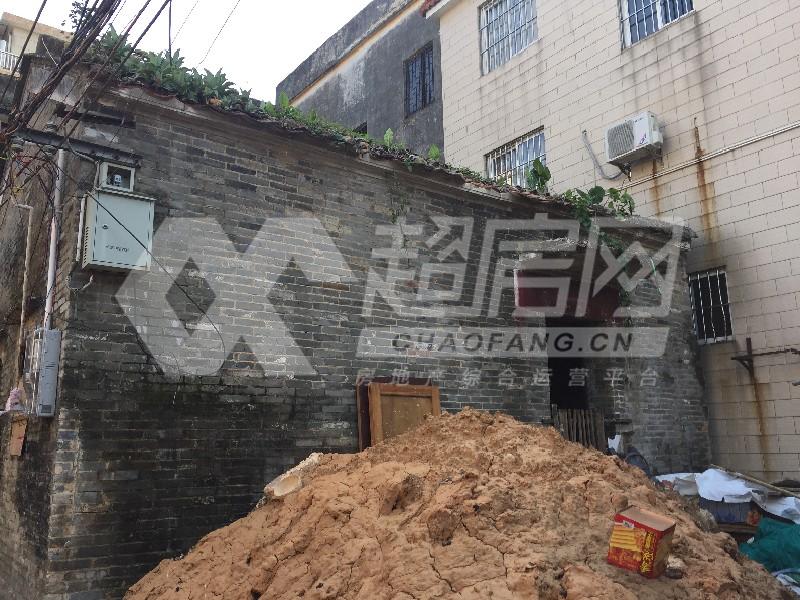 旧寨二手房客厅