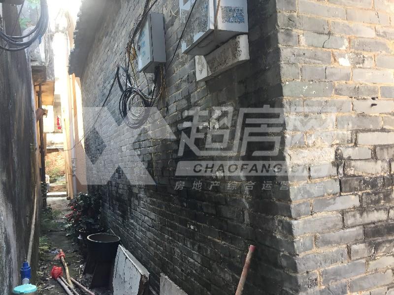 旧寨二手房卧室