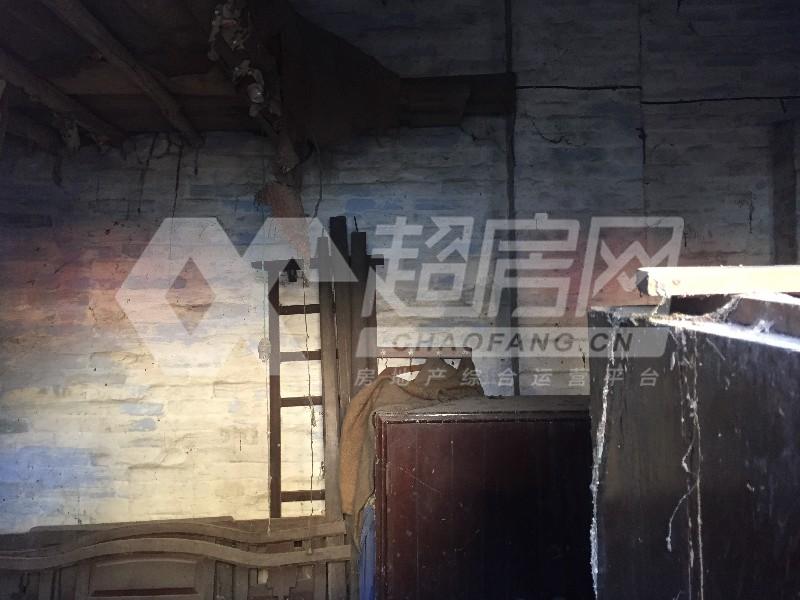 旧寨二手房卧室