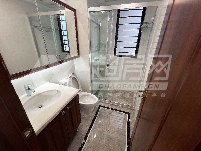 中海雍景熙岸出租房厨房及卫生间