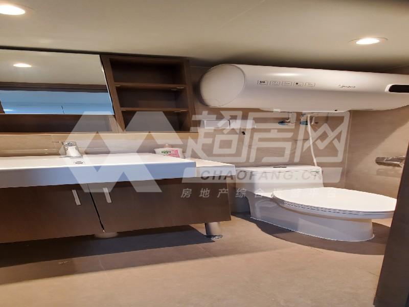 保利中悦公寓二手房厨房及卫生间