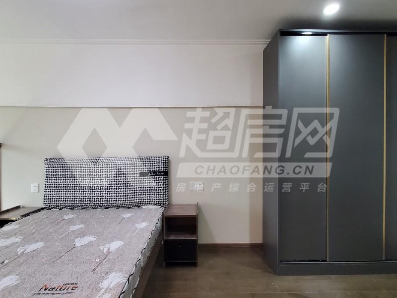 保利中悦公寓二手房卧室
