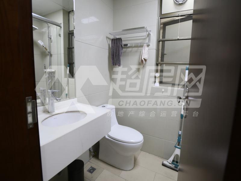 嘉信帝苑二手房厨房及卫生间