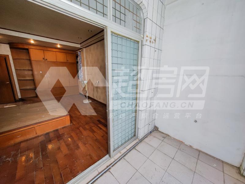 近良居委会二手房阳台