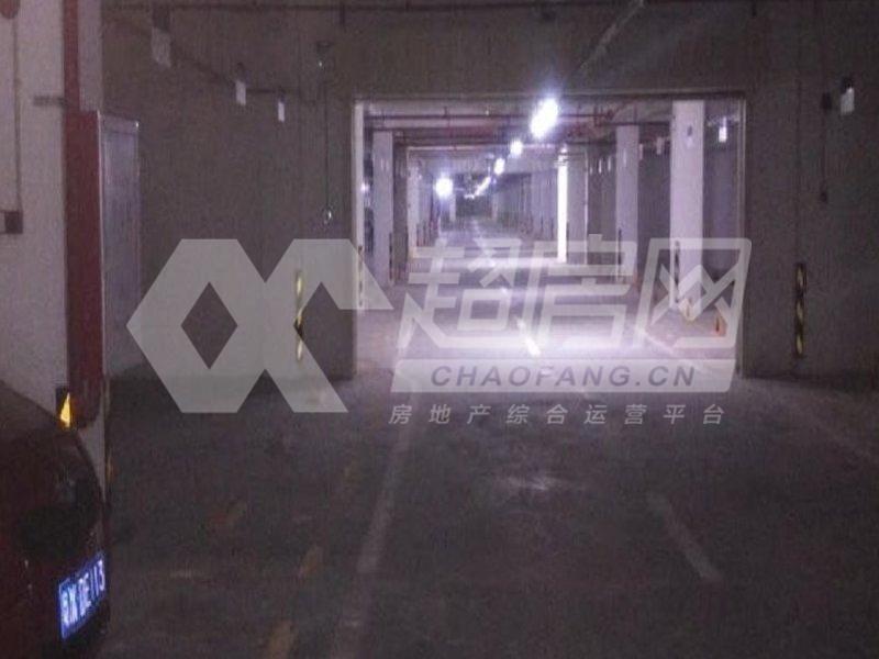 保利中汇花园出租房厨房及卫生间
