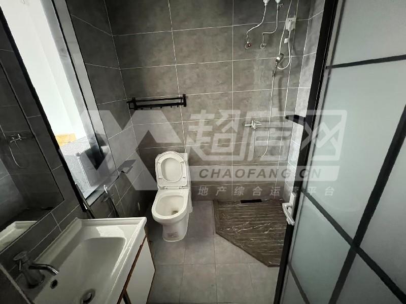 东联大厦出租房厨房及卫生间