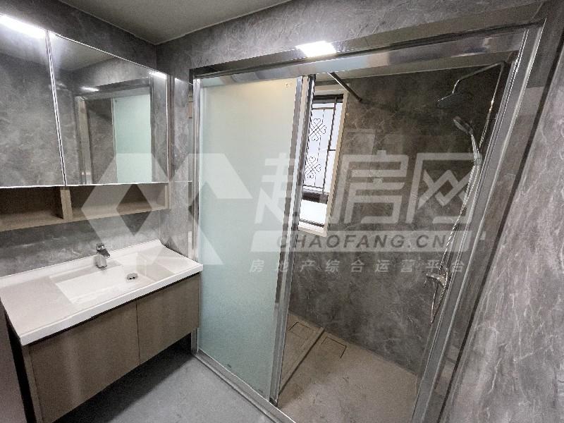 万科金域学府二手房厨房及卫生间