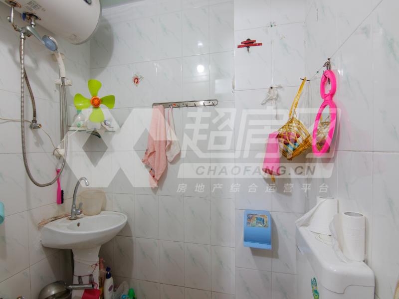 叠美居二手房厨房及卫生间