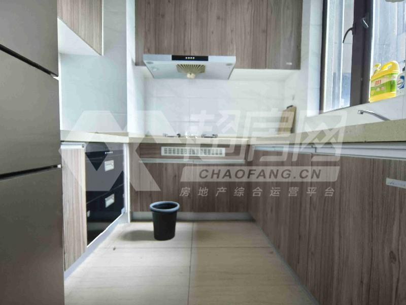 碧桂园蔚蓝苑出租房厨房及卫生间