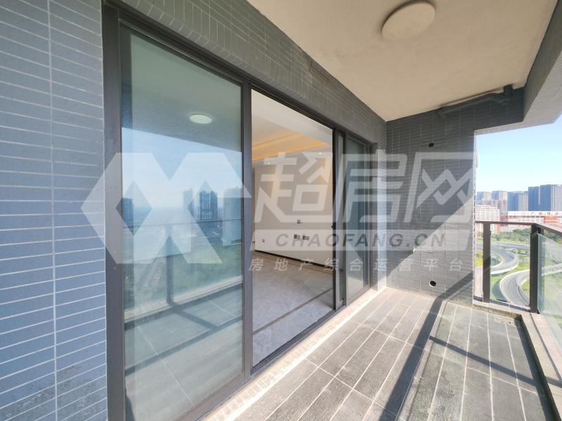 华侨城天鹅湖二手房阳台