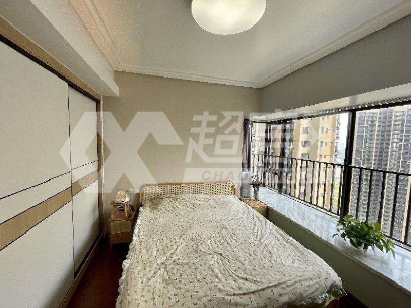 颐安灏景湾二手房卧室