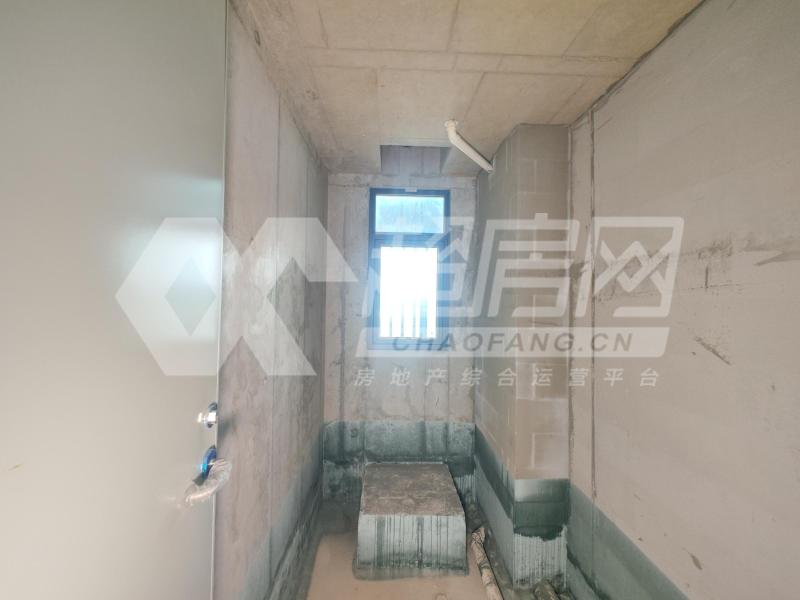 华侨城天鹅堡二手房厨房及卫生间