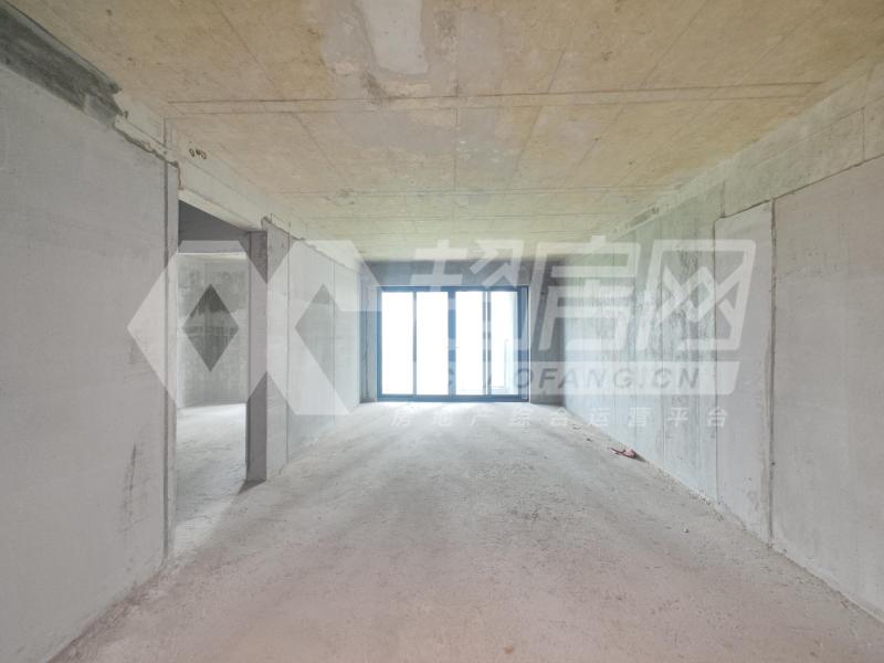 华侨城天鹅堡二手房客厅