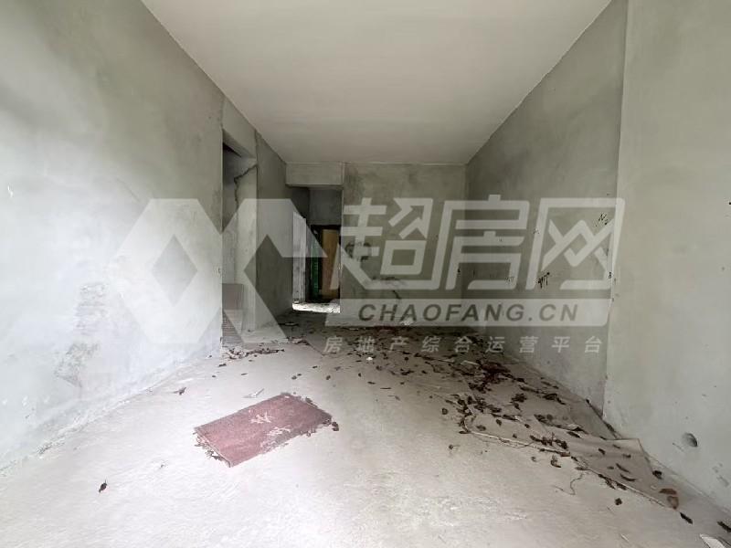南湖花园二手房客厅