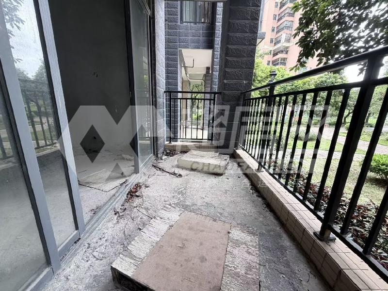 南湖花园二手房阳台