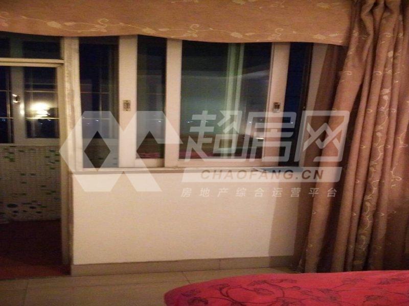 多喜中心二手房客厅