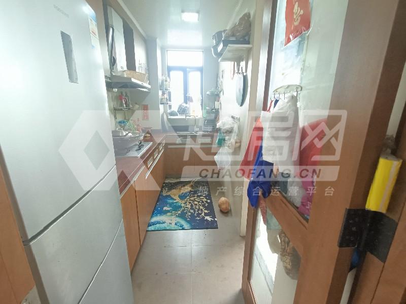 万科沁园二手房厨房及卫生间