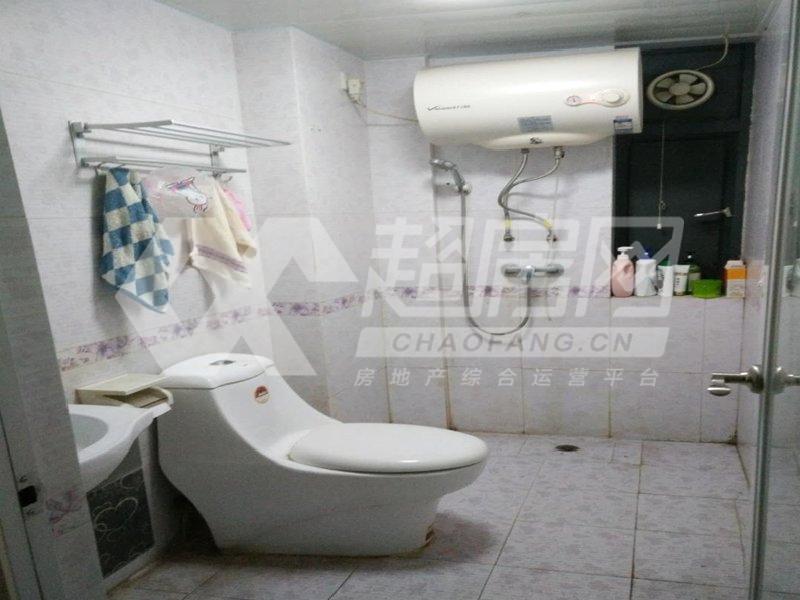 凯蓝名都二手房厨房及卫生间