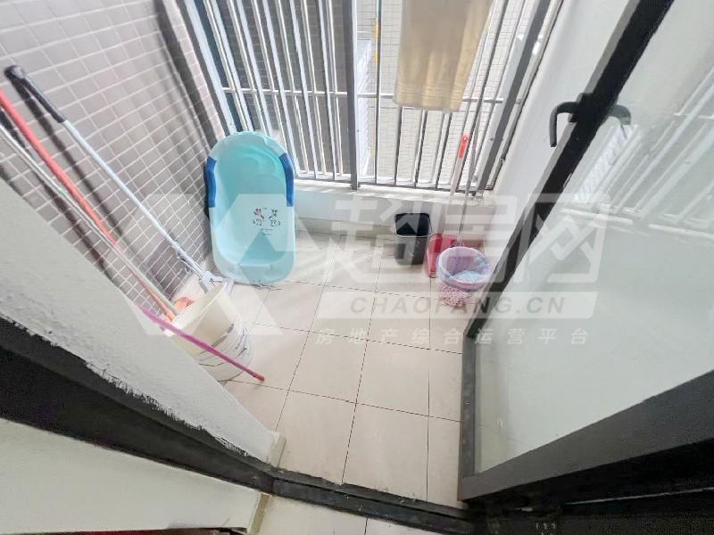 万科缤纷四季南区二手房阳台
