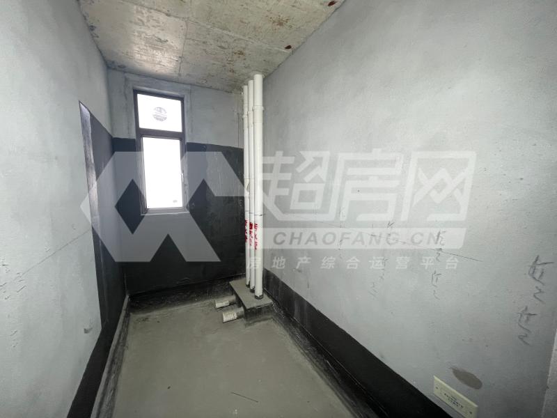 龙湖春江名城二手房厨房及卫生间